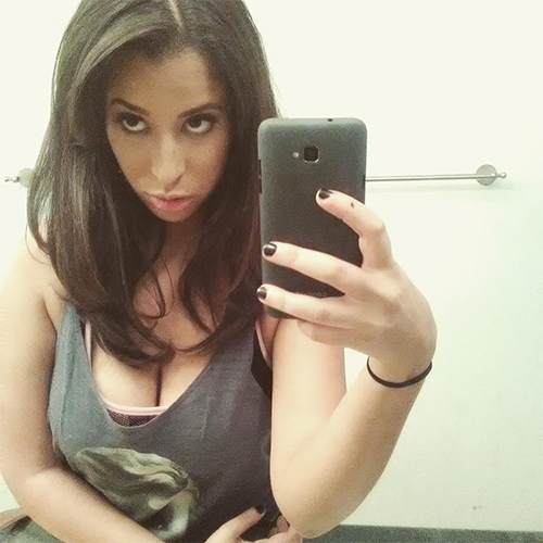 nina lopez selfie
